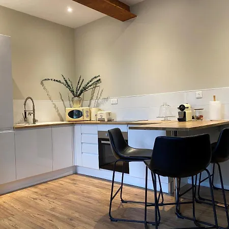 Complet Rez-de-chaussee Apartament Sains-Richaumont